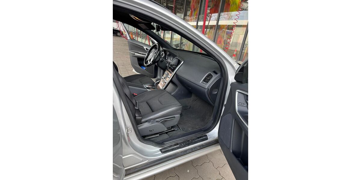 Volvo XC60 180.000 km 15.000 &euro; Herford 32049