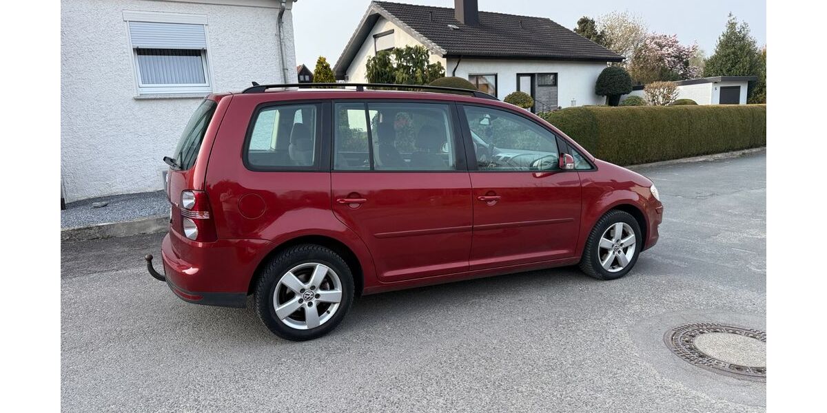 VW Touran 180.000 km 6.999 &euro; Detmold 32756