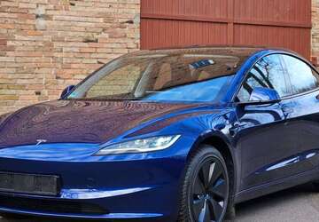 Tesla Model 3 19.722 km 44.798 &euro; Bielefeld 33659