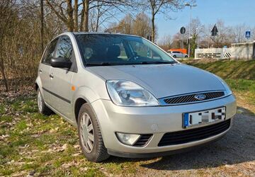 Ford Fiesta 114.000 km 3.250 &euro; Lage 32791