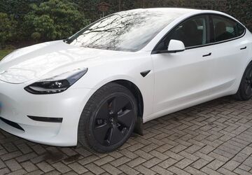 Tesla Model 3 82.100 km 28.950 &euro; Bielefeld 33607