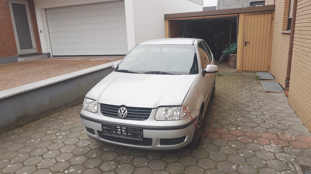 VW Polo 268.355 km 650 &euro; Herford 32052