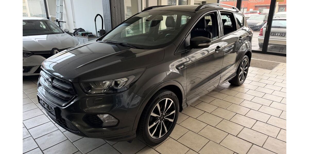 Ford Kuga 164.000 km 9.999 &euro; Detmold 32756
