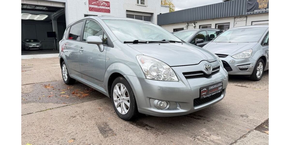 Toyota Corolla Verso 156.000 km 6.990 &euro; Lage 32791