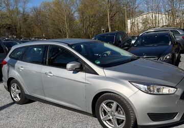Ford Focus 95.000 km 6.499 &euro; Detmold 32758