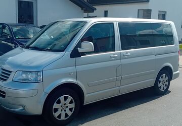 VW T5 Transporter 311.000 km 7.999 &euro; Lage 32791