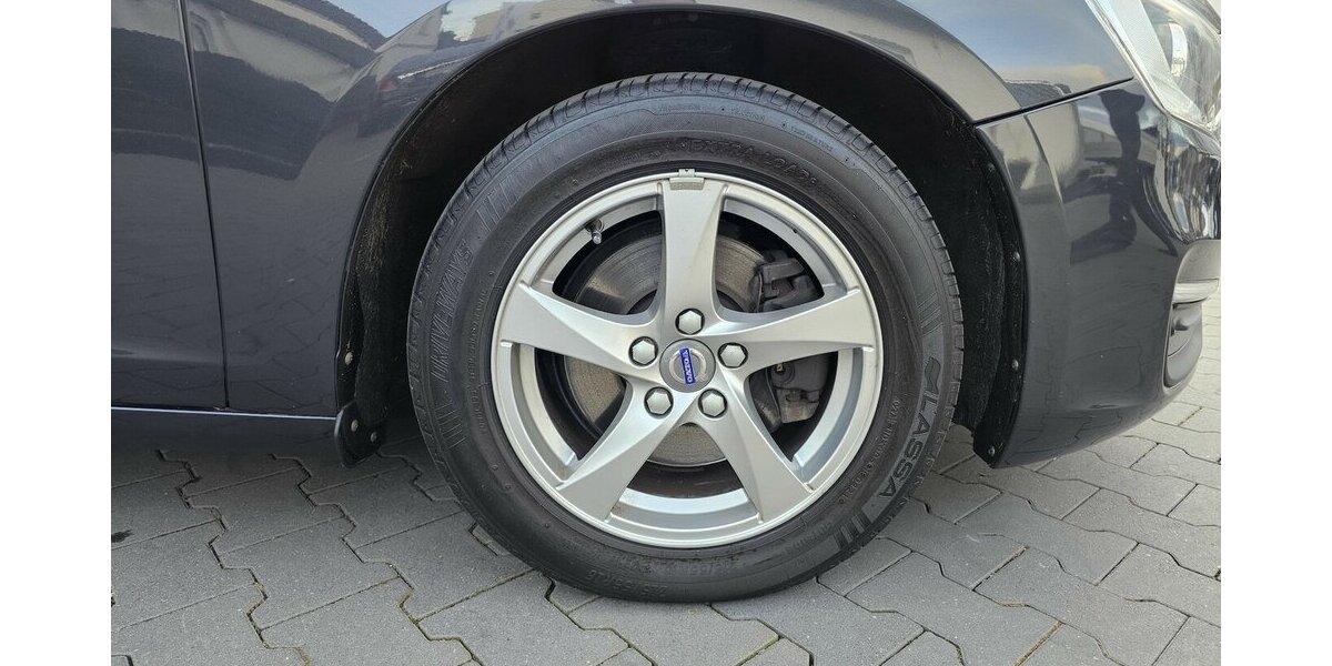 Volvo V60 D3 Linje Business NAVI AHK AUS 2.HAND 243.840 km 9.990 &euro; Löhne 32584