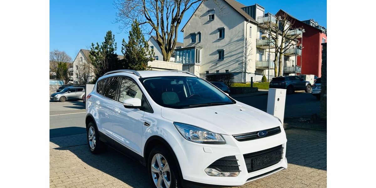 Ford Kuga 89.000 km 9.800 &euro; Bielefeld 33647