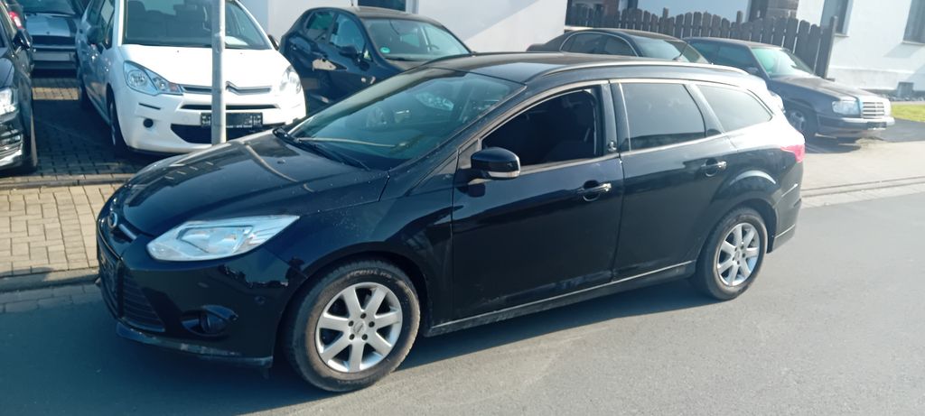 Ford Focus 80.152 km 5.999 &euro; Lage 32791