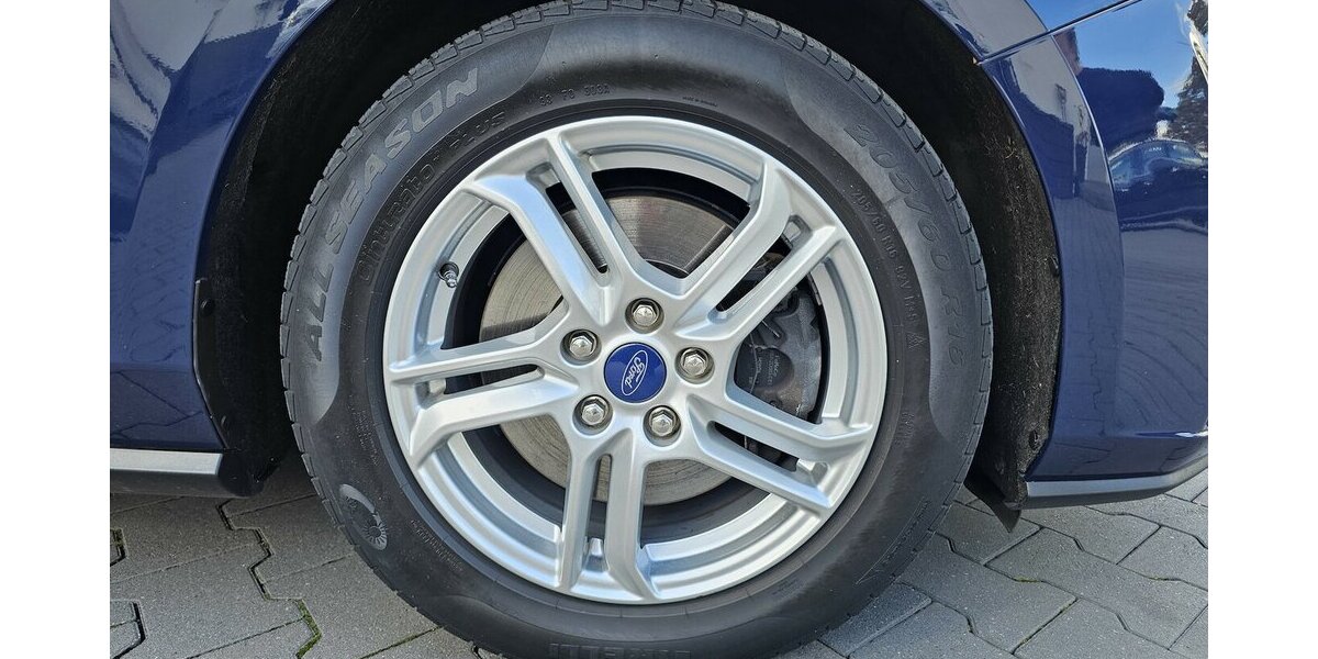 Ford Focus 2.0 CDTI LED NAVI RFK AUS 1.HAND 122.850 km 13.990 &euro; Löhne 32584