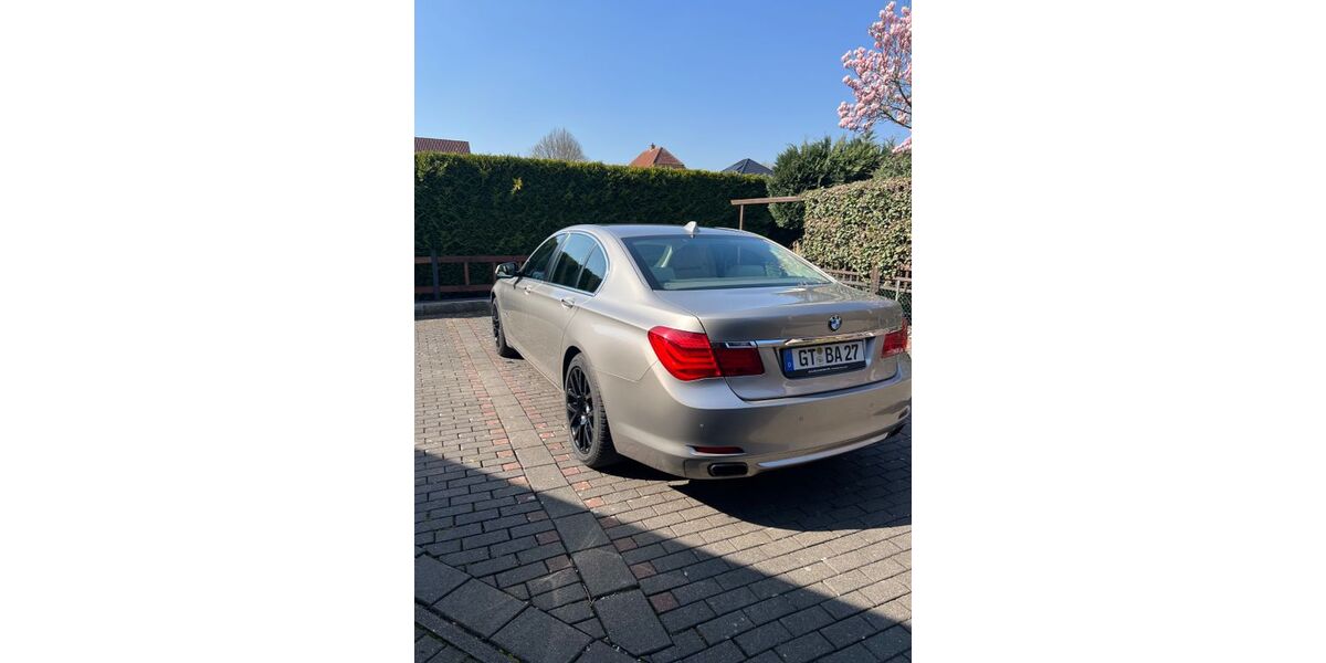 BMW 740 166.000 km 17.750 &euro; Rheda-Wiedenbrück 33378
