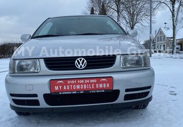 VW Polo 102.877 km 2.799 &euro; Lage 32791