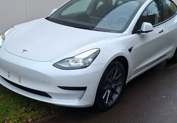 Tesla Model 3 72.911 km 29.999 &euro; Detmold 32758