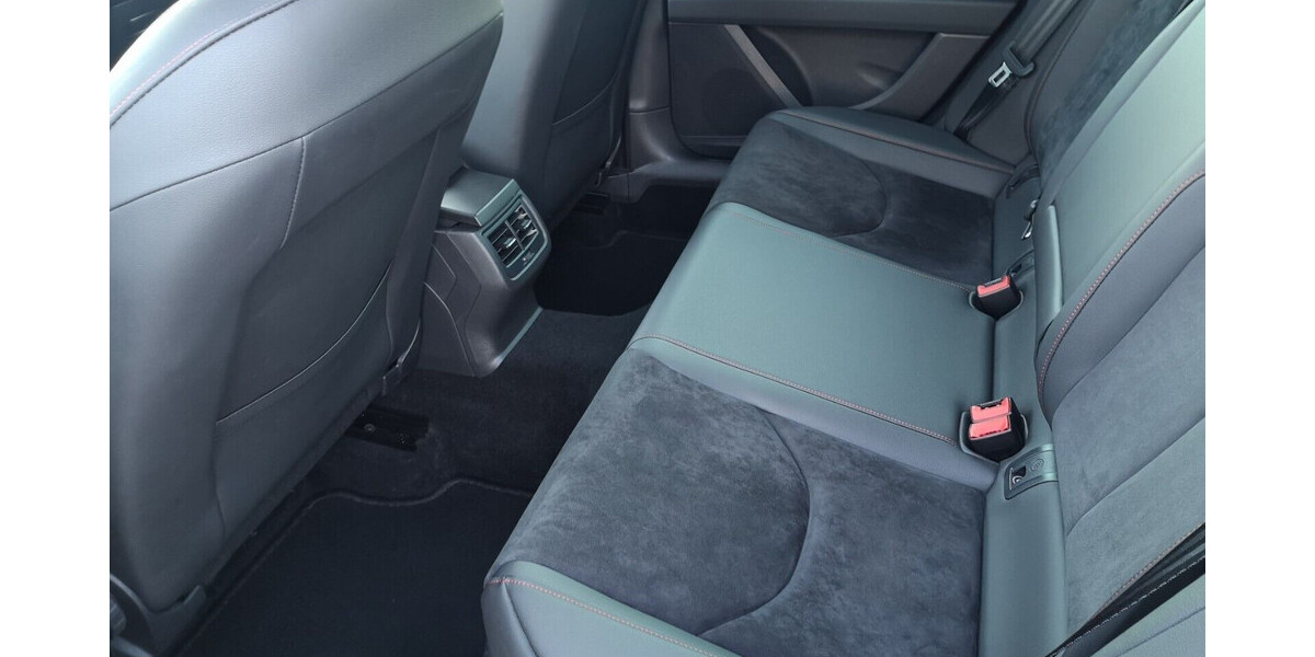 Seat Leon 97.100 km 14.800 &euro; Halle 33790