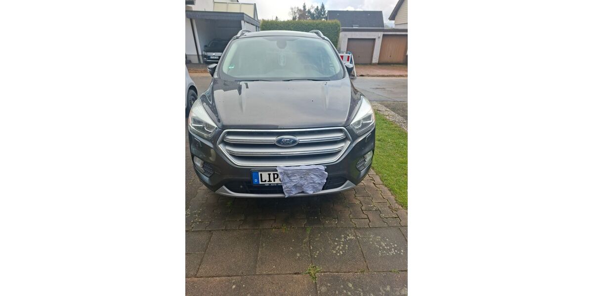 Ford Kuga 113.000 km 10.500 &euro; Lemgo 32657