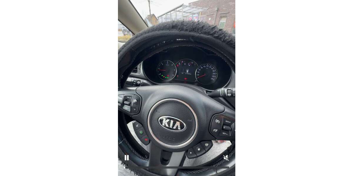 Kia Carens 115.000 km 4.850 &euro; Lemgo 32657