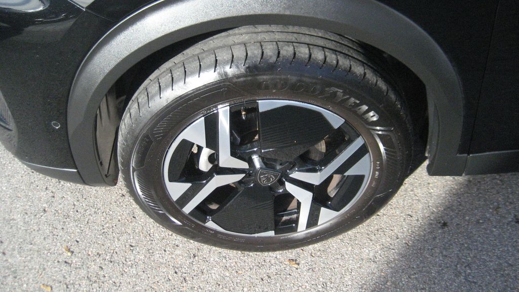 Peugeot 2008 42.000 km 27.900 &euro; Detmold 32758