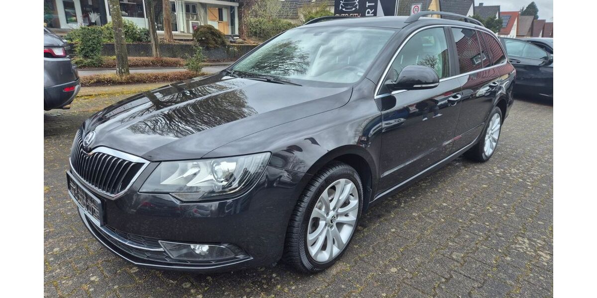Skoda Superb 196.000 km 8.990 &euro; Detmold 32756