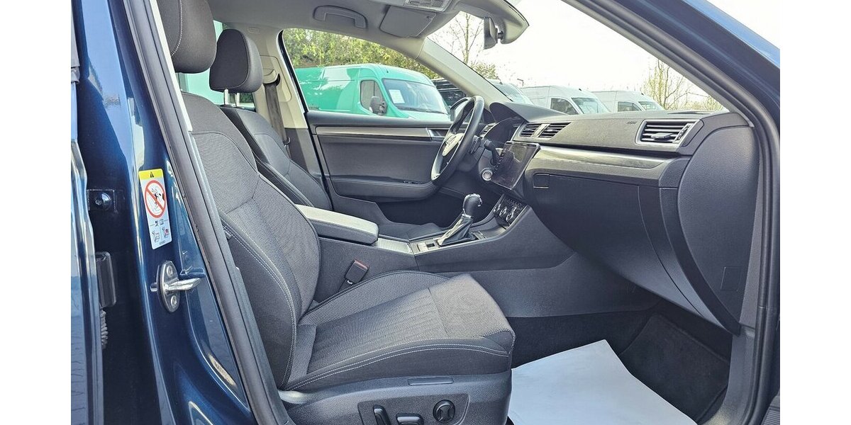 Skoda Superb 2.0 TSI DSG AHK LED NAVI ACC VIRT Cockpit 92.480 km 25.790 &euro; Löhne 32584