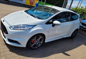 Ford Fiesta 138.000 km 9.999 &euro; Löhne 32584