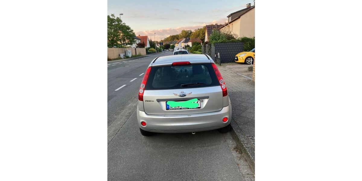 Ford Fiesta 180.000 km 690 &euro; Bielefeld 33649