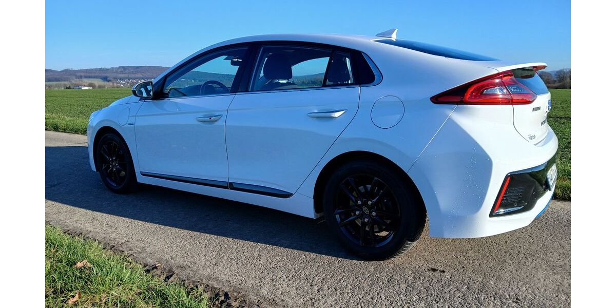 Hyundai IONIQ 114.700 km 12.450 &euro; Bad Salzuflen 32107