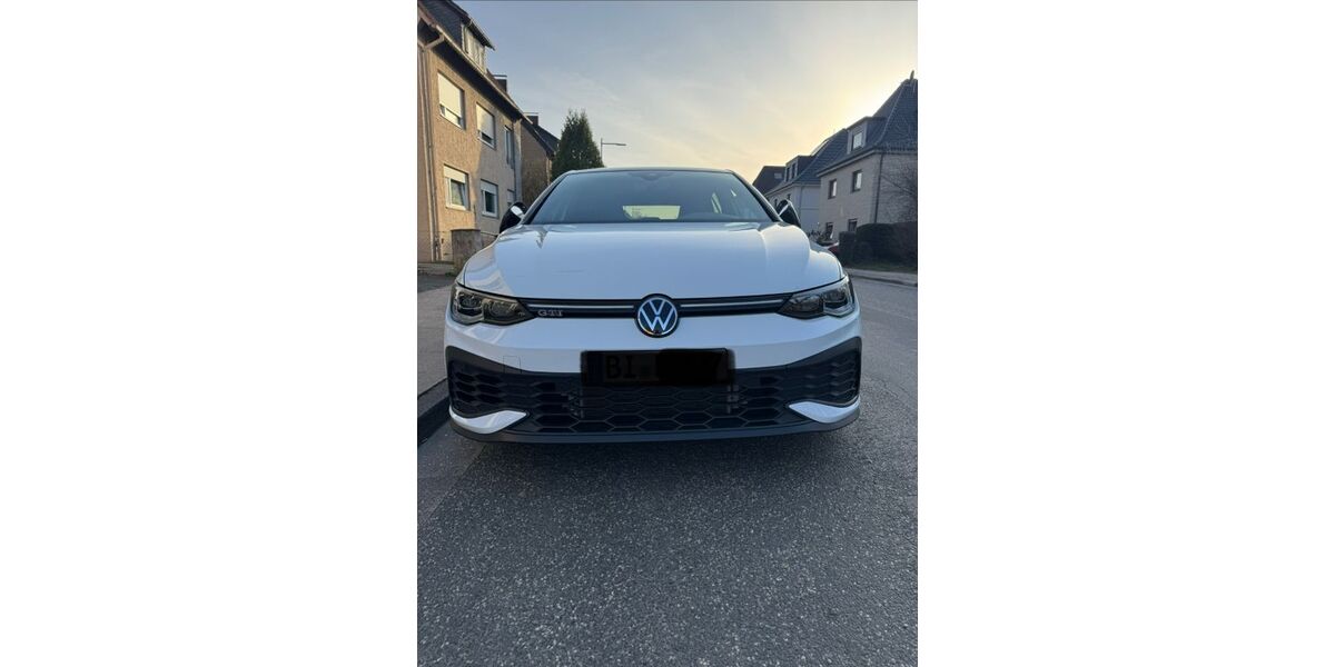 VW Golf 61.600 km 28.490 &euro; Bielefeld 33602
