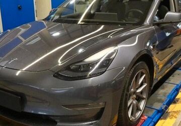 Tesla Model 3 46.544 km 30.499 &euro; Detmold 32758