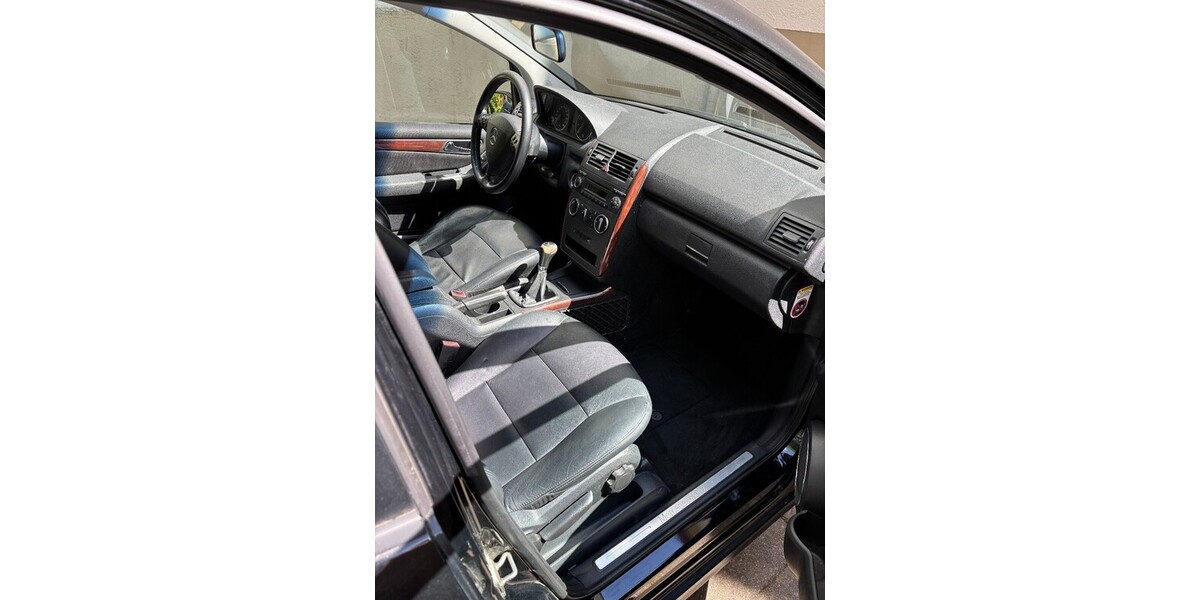 Mercedes-Benz A 150 143.409 km 4.000 &euro; Bielefeld 33602