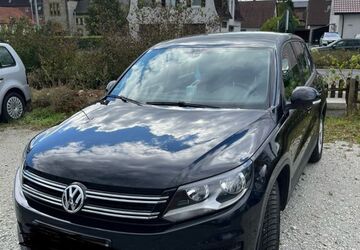 VW Tiguan 107.000 km 10.600 &euro; Bielefeld 33689