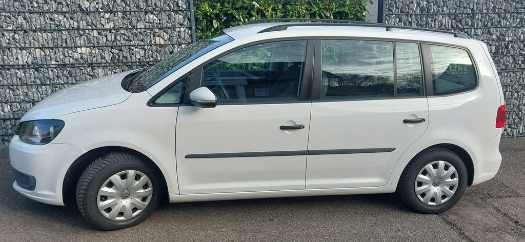 VW Touran 197.000 km 5.450 &euro; Bad Salzuflen 32108