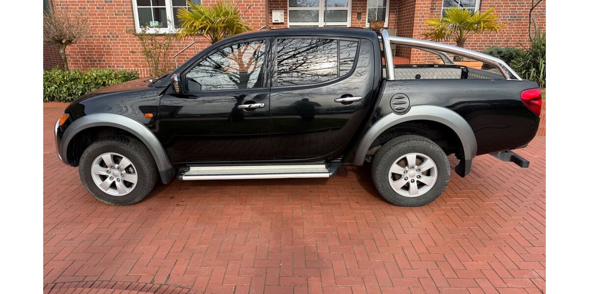 Mitsubishi L200 121.608 km 11.999 &euro; Schloß-Holte 33758